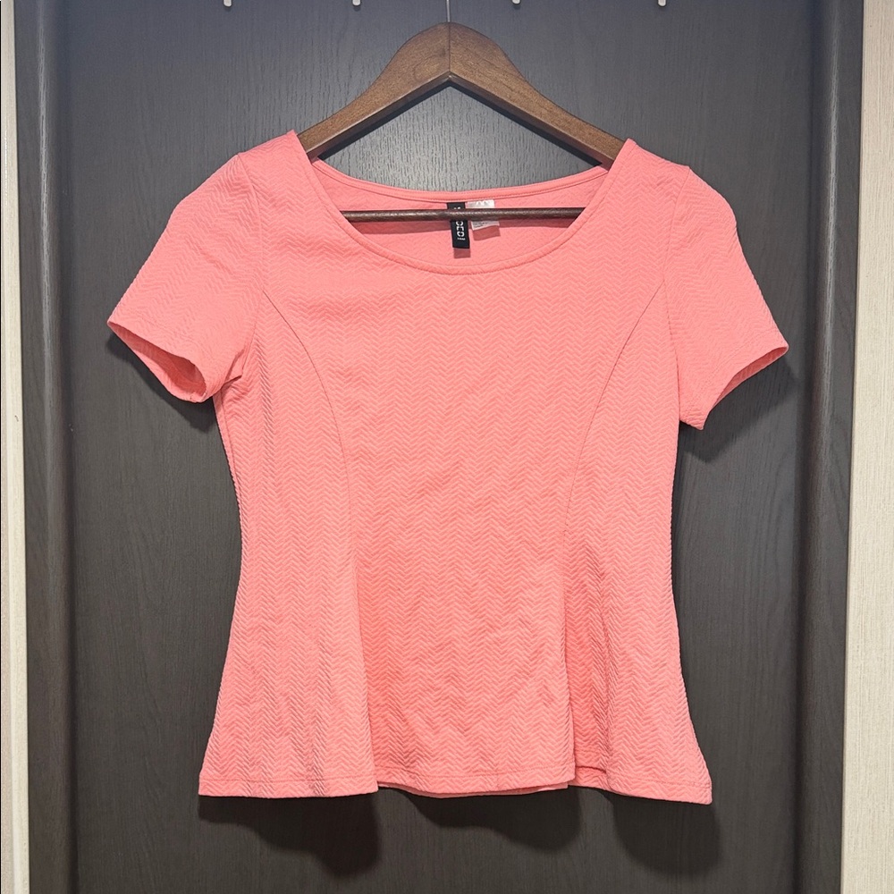 H&M Coral Short Sleeve Top